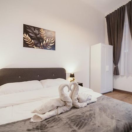 Modelia Apartment At Gellert Square Budapest Eksteriør bilde