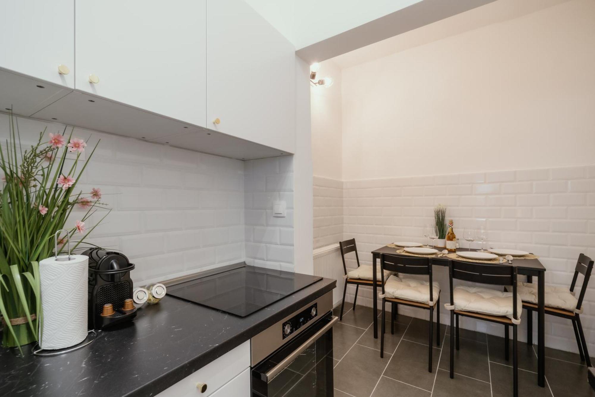 Modelia Apartment At Gellert Square Budapest Eksteriør bilde