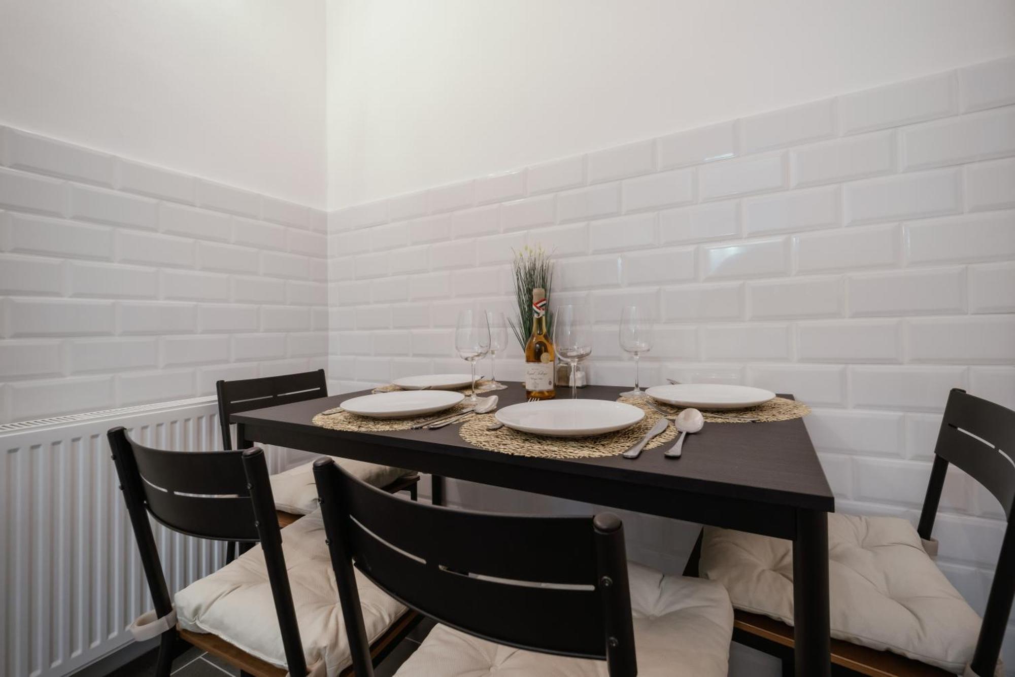 Modelia Apartment At Gellert Square Budapest Eksteriør bilde